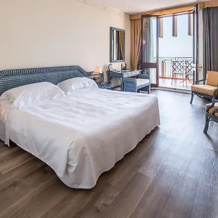 Capotaormina 4*