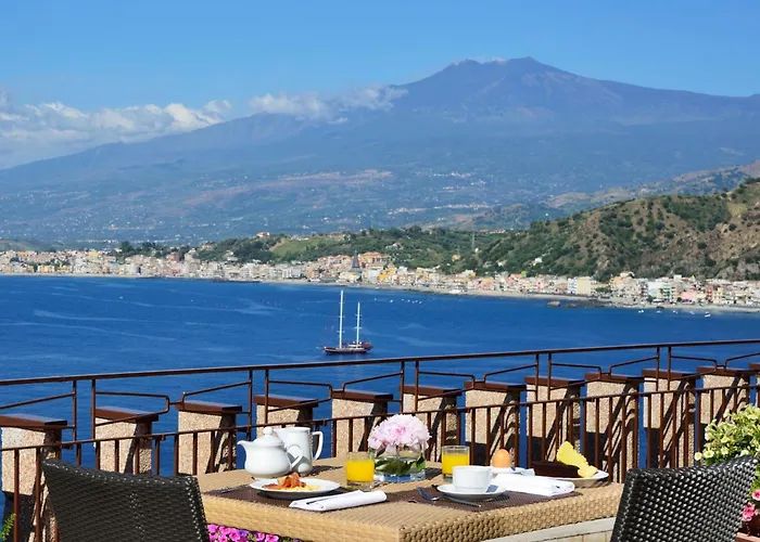 Capotaormina Hotel