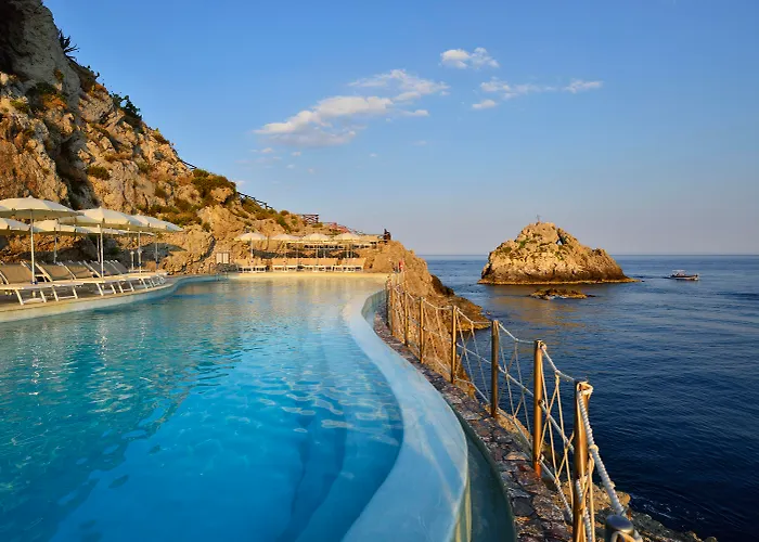 فندق Capotaormina
