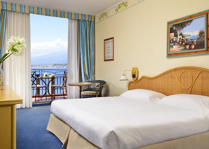 Capotaormina فندق 4*