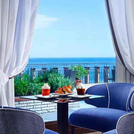 Capotaormina Hotel